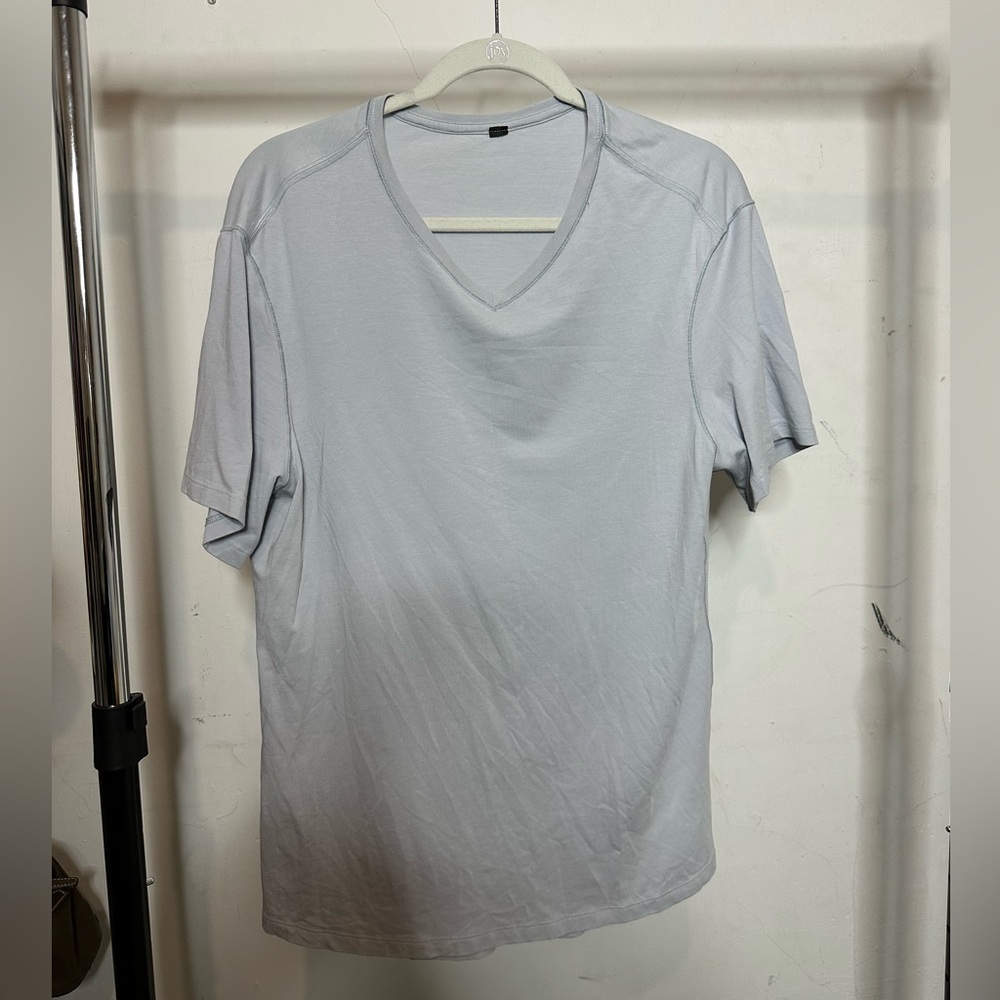 lululemon Fundamental V-Neck T-Shirt P2P 17 inches L/XL